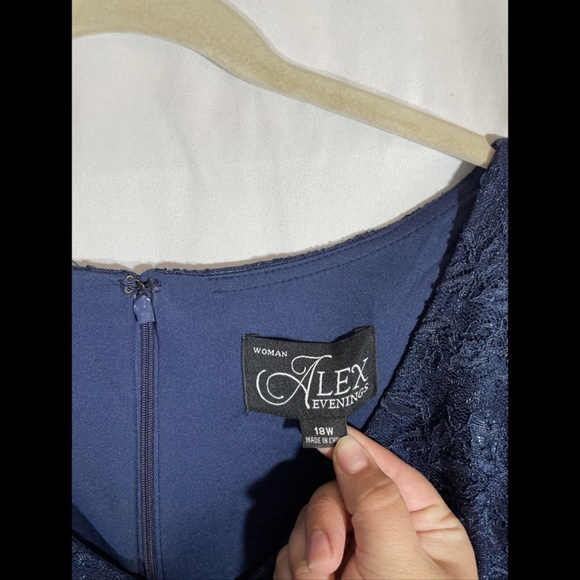 NEW Alex Evenings [ PLUS 18W ]‎ V-Neck Lace Embellished Waist Gown - Picture 9 of 15